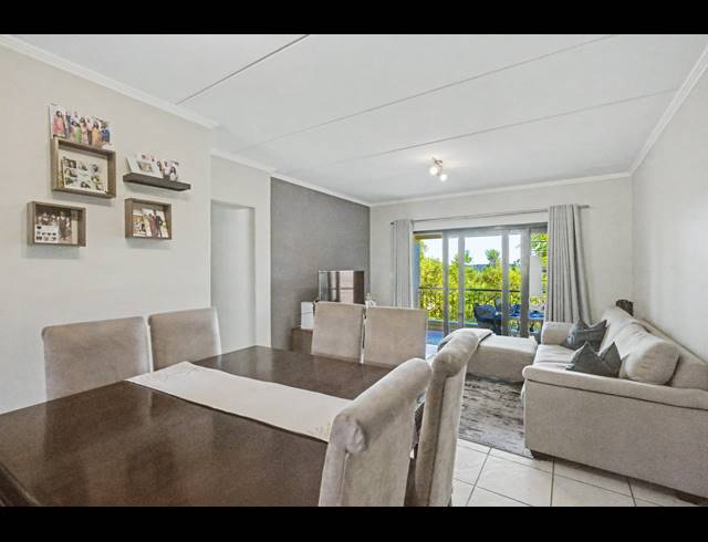2 BEDROOM APARTMENT FOR SALE IN SUNNINGHILL